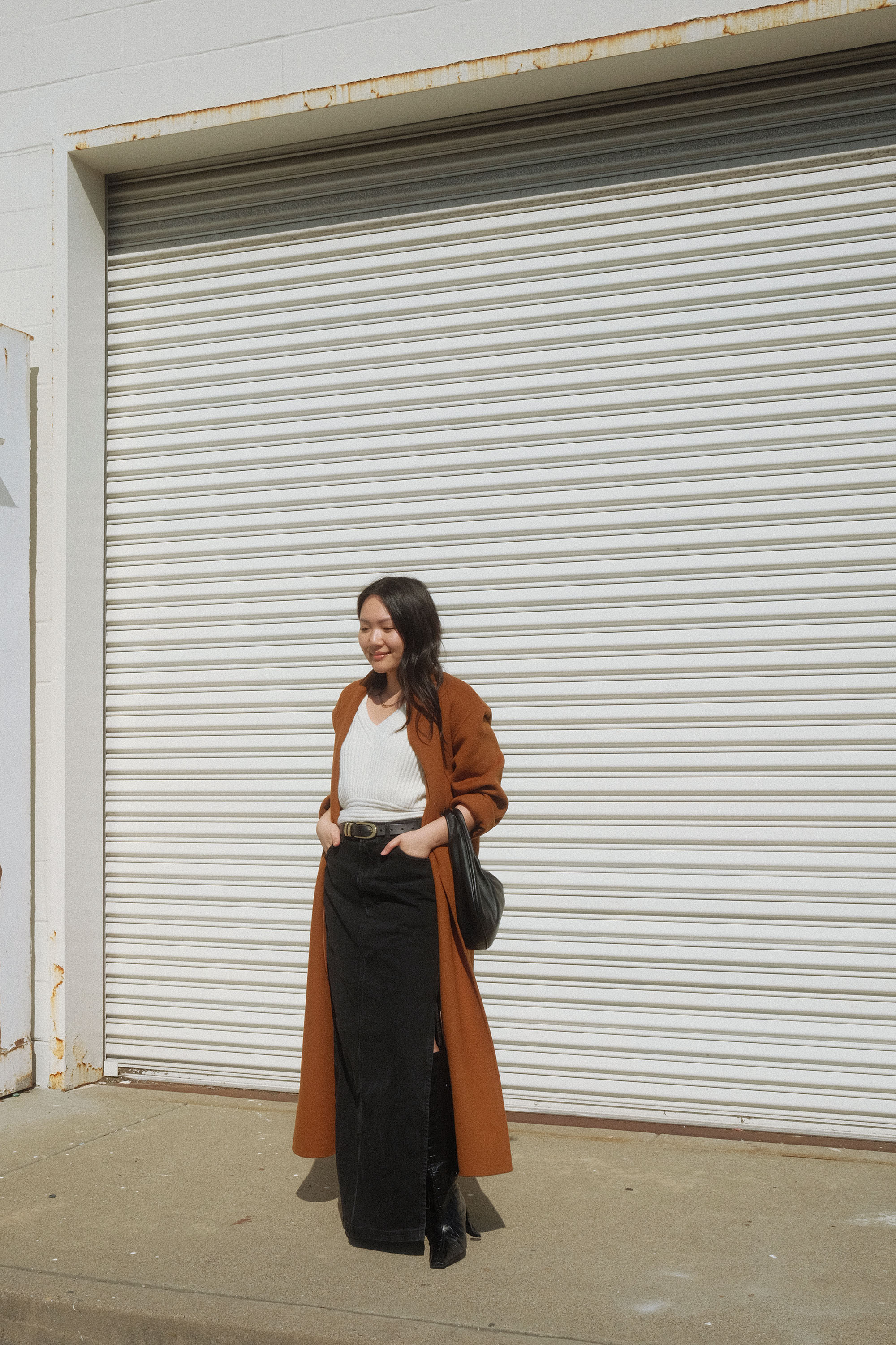 Denim maxi skirt outfit